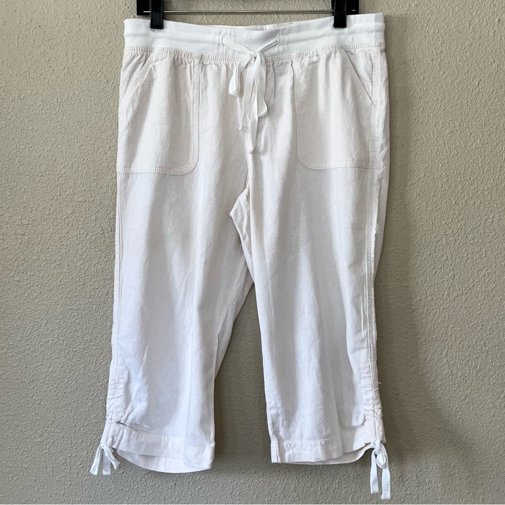 St. John's Bay White Capris